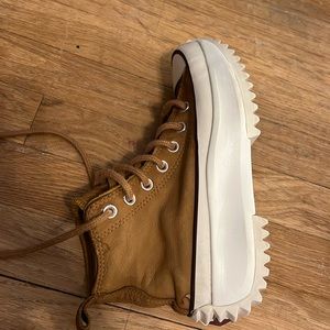 Brown Women’s 6.5 All Star platform Converse